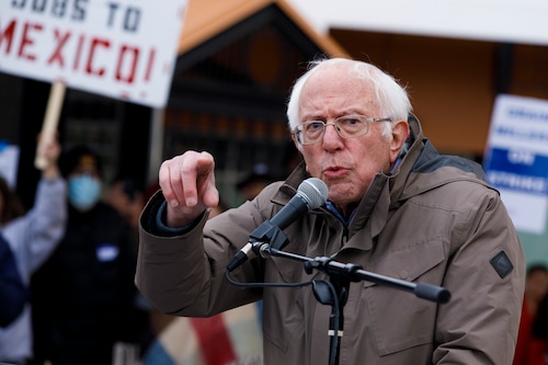 Bernie Sanders rallies with Kellogg workers